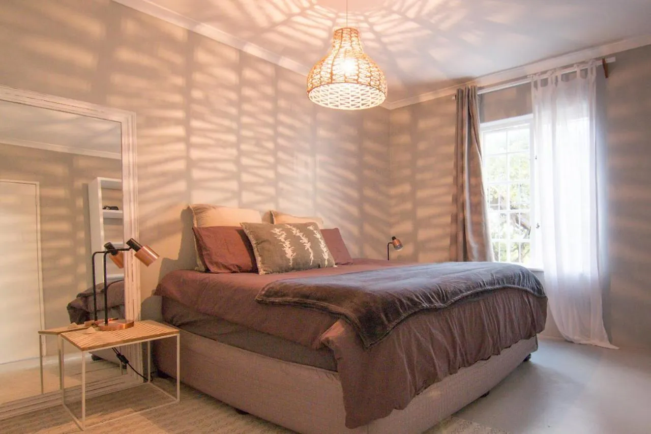 Spacious And Light Kalk Bay Garden Apartment 0*,